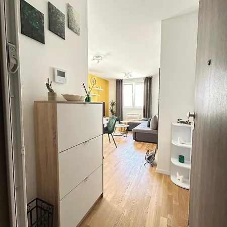 Midori Apartment *