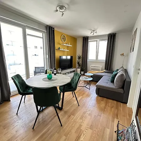Midori Apartment *